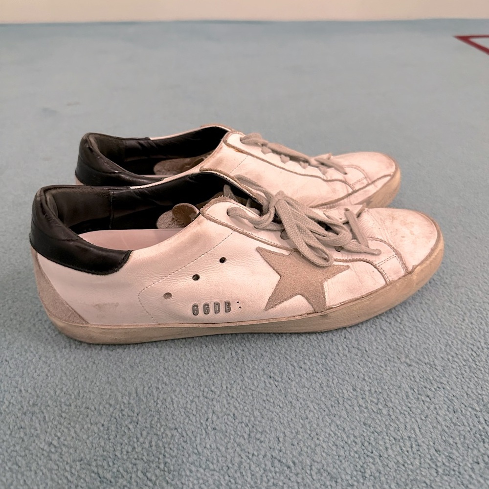 Golden Goose superstar size 40
